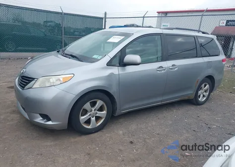 2011 Toyota Sienna Le V6 из США, поврежденный, VIN 5TDKK3DC3BS058225